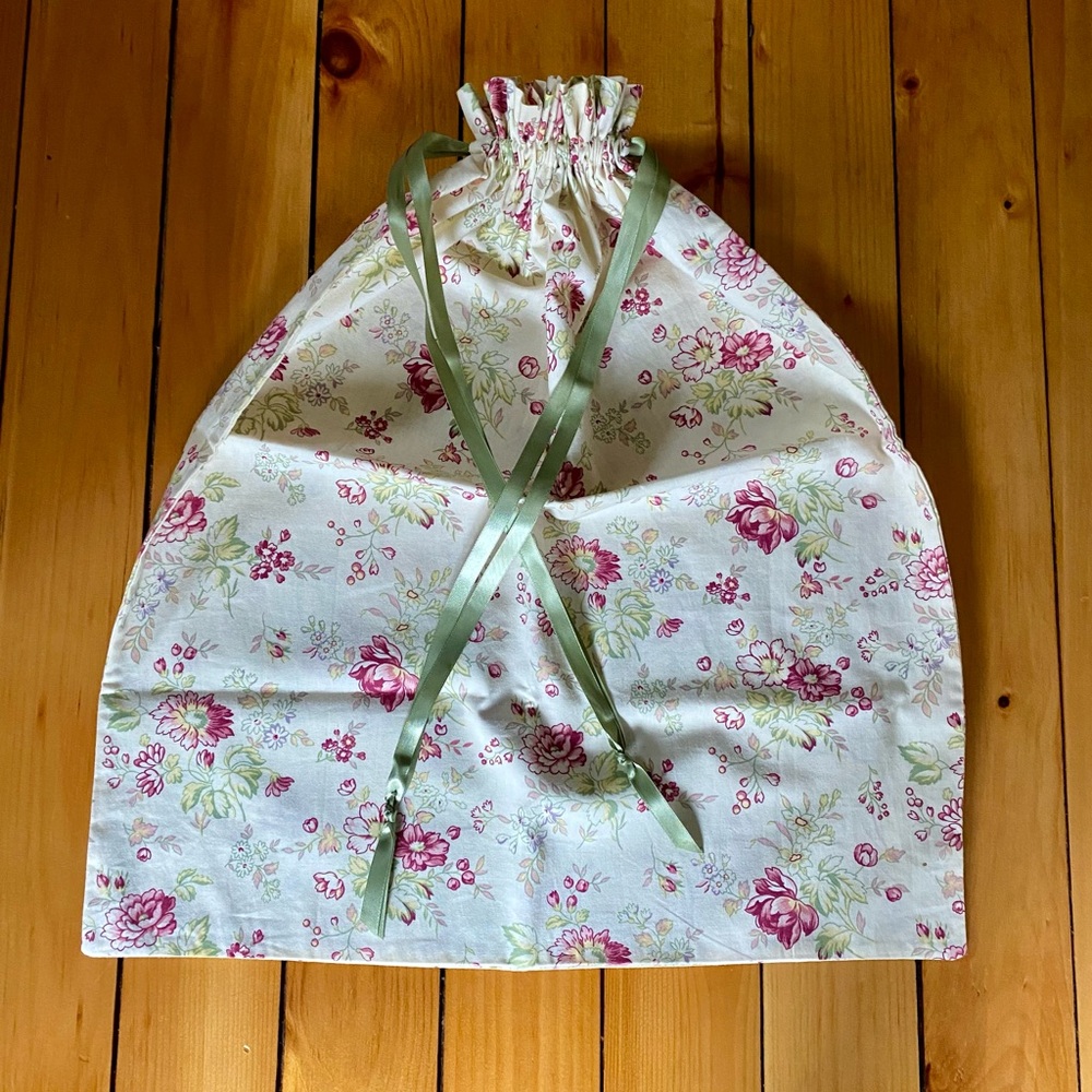 Vintage Style Floral Cotton Garment/Laundry/Travel Bag